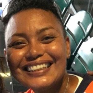 Meet your Posher, Raquel